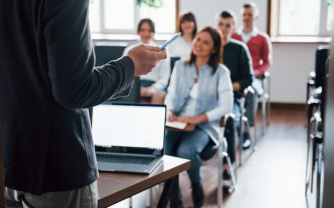 Teorie e metodologie per una didattica in ambito umanistico, letterario e filosofico